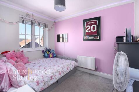 Second bedroom