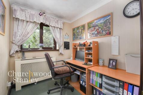 Fourth bedroom