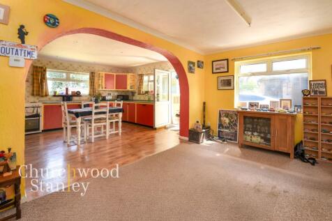 Dining (to Kitchen)