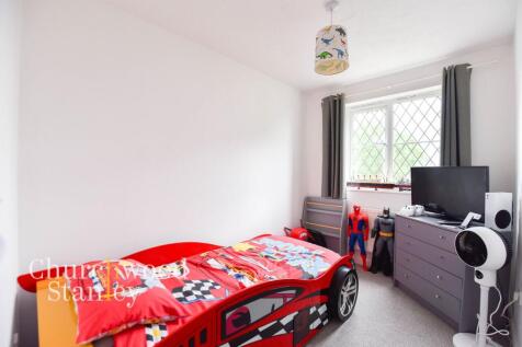 Fourth bedroom