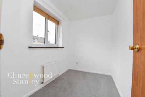 Fourth bedroom
