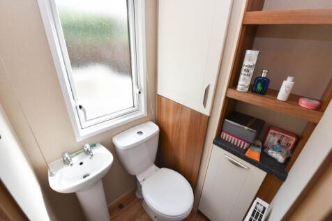Ensuite cloakroom