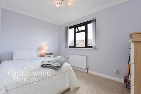 Fourth bedroom