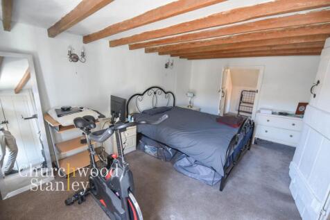 Second bedroom (second floor)