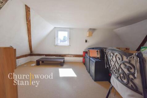 Third bedroom (third floor)