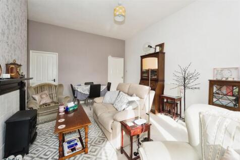 flat1yarfieldhallholbornhillmillomla185at01-18.jpg