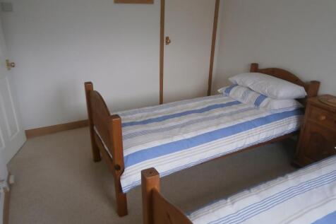 Flat Twin Bedroom 3.jpg