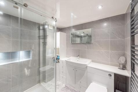 Lower Ground Shower