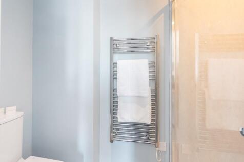 Upper en-suite