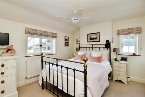 Main Bed2.jpg