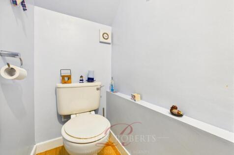 CAM03999G0-PR0159-STILL025.jpg