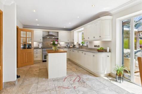 Kitchen/ Breakfast Room