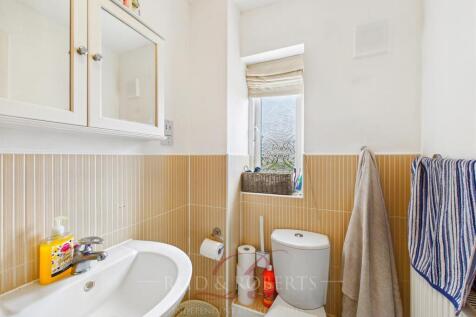 CAM03999G0-PR0169-STILL016.jpg