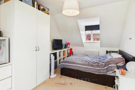 CAM03999G0-PR0169-STILL020.jpg