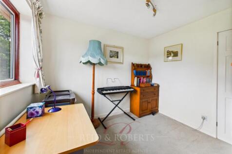 CAM03999G0-PR0173-STILL019.jpg