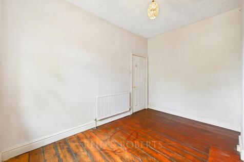 CAM03999G0-PR0175-STILL019.jpg