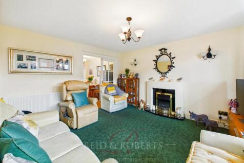 CAM03999G0-PR0176-STILL016.jpg