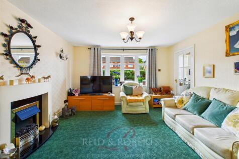 CAM03999G0-PR0176-STILL018.jpg