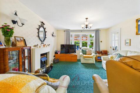 CAM03999G0-PR0176-STILL019.jpg