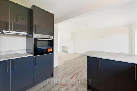 CAM03999G0-PR0178-STILL016.jpg
