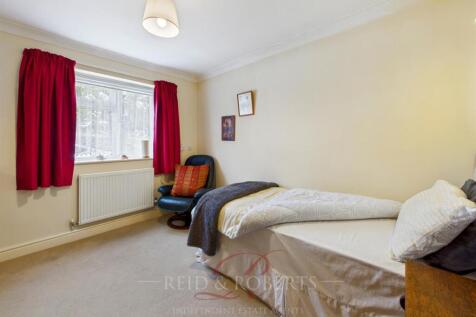 CAM03999G0-PR0189-STILL016.jpg