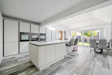 1370534-8-68f0e28...