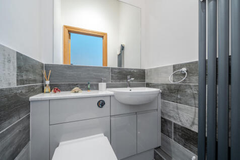 1370534-3-68f0e29...