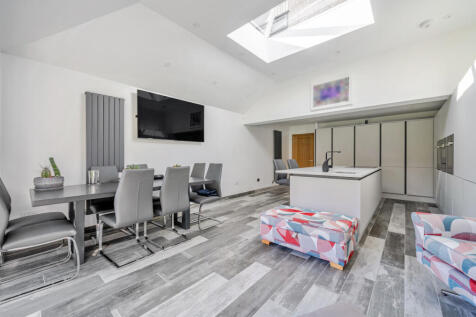 1370534-12-68f0e2...