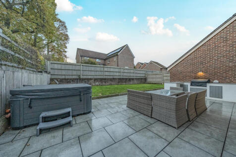 1376061-6-690e174...