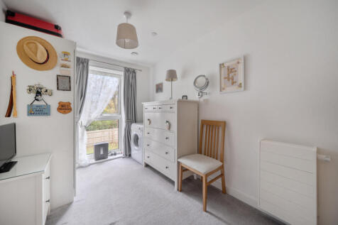 1376786-14-690e12...