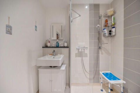 1376786-16-690e12...