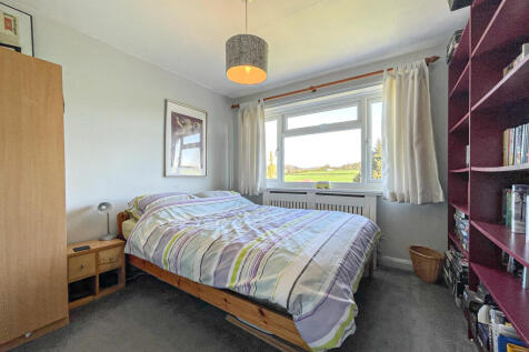 58 Glebe Close - Bed 3