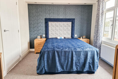 Bedroom 1 (1)