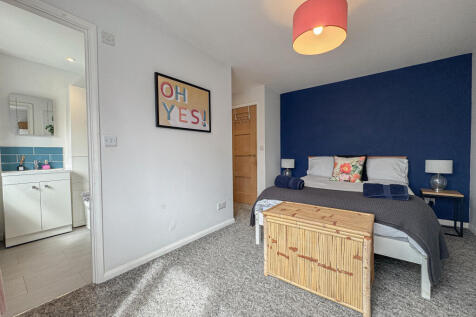 bedroom one (3)