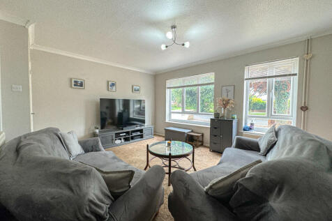 Living room (2)