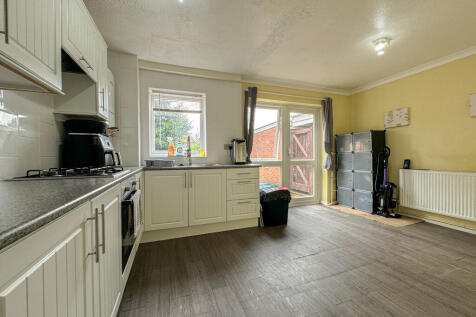 Kitchen dining room