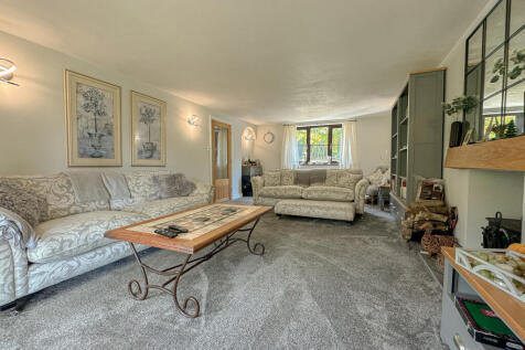 Living Room (3)