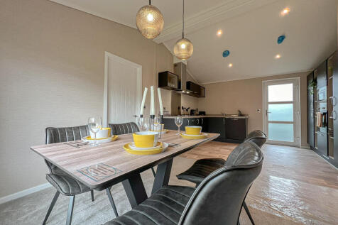 Kitchen Dining Room (2)