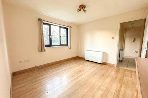 Living Area (2)