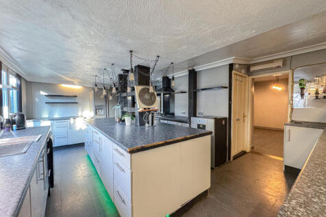 Kitchen (2)