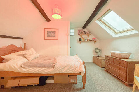 Bed 2 (dressing)