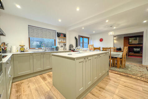 Kitchen Dining Room (2)