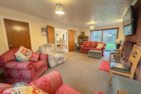 Living Room (3)