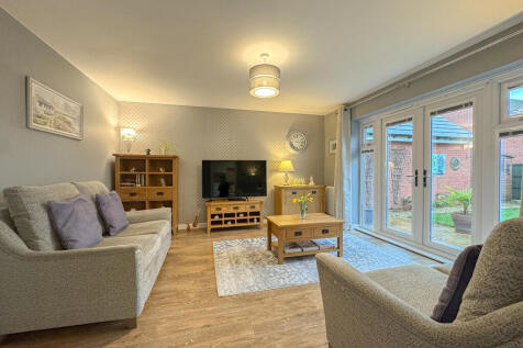 Living Room (3)