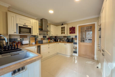 Kitchen (2)