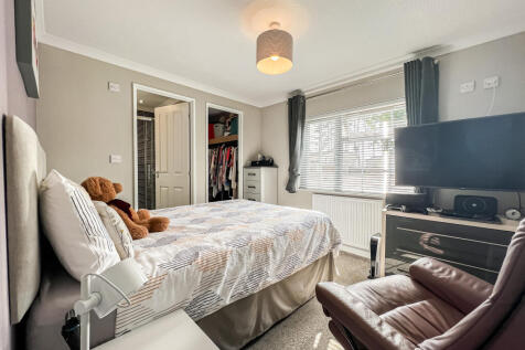 31 Tower Court - bed 1