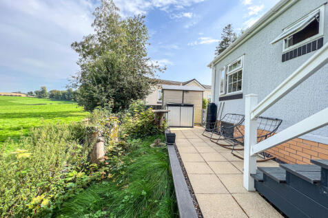 31 Tower Court - rear garden