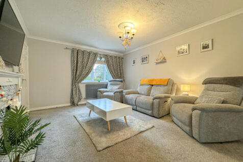 Living Room (2)