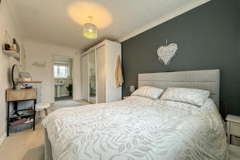Bed 1 (2)