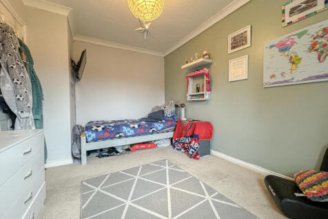 Bed 2 (2)